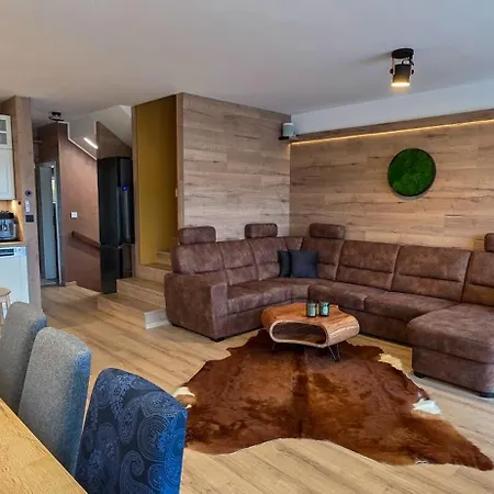 Apartmanica 1a, Finnish Sauna, Jacuzzi, Garage, 도노발리