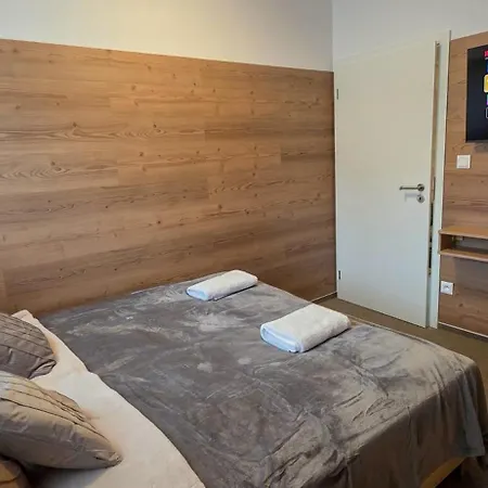 Apartmanica 1a, Finnish Sauna, Jacuzzi, Garage, 샬레