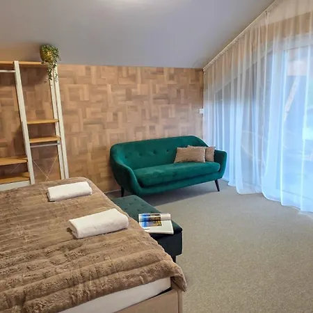 샬레 Apartmanica 1a, Finnish Sauna, Jacuzzi, Garage, *