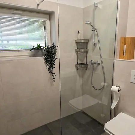 Apartmanica 1a, Finnish Sauna, Jacuzzi, Garage, 샬레