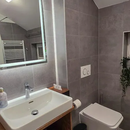 Apartmanica 1a, Finnish Sauna, Jacuzzi, Garage, شاليه *